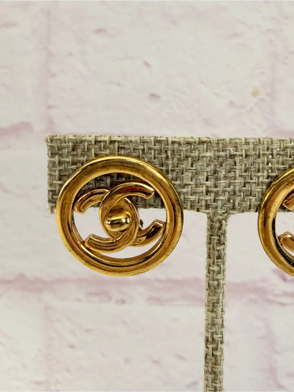 CHANEL Vintage CC Turnlock Logo Round Clip On Earrings